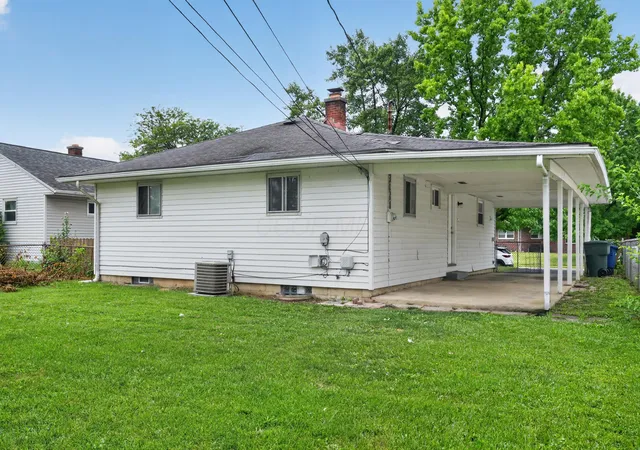 2nd image of 858 W Stephen Dr W, Columbus, OH 43204 | MLS# 226027344