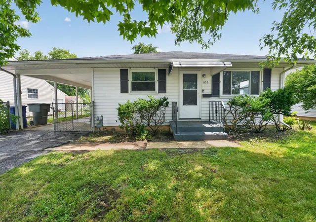 3rd image of 858 W Stephen Dr W, Columbus, OH 43204 | MLS# 226027344