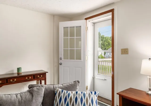 Photo 4 of Single family home for sale at 327 Witte St, Lancaster, OH 43130 | MLS# 226027441 | Listing updated on 2026-08-31