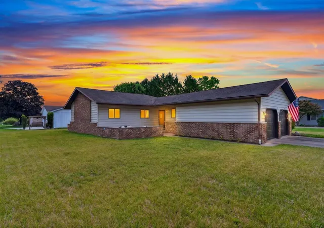image of 367 Lawnwood Dr, Circleville, OH 43113 | MLS# 226025717