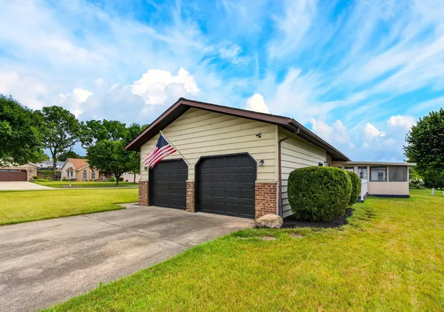image of 367 Lawnwood Dr, Circleville, OH 43113 | MLS# 226025717