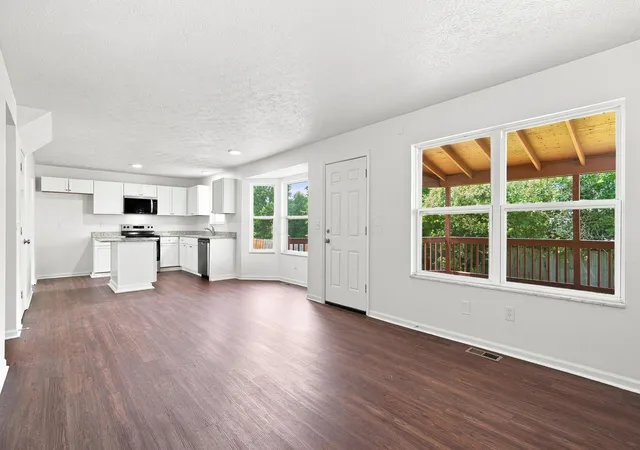 4th image of 1449 Tall Pine Ct, Columbus, OH 43223 | MLS# 226030964