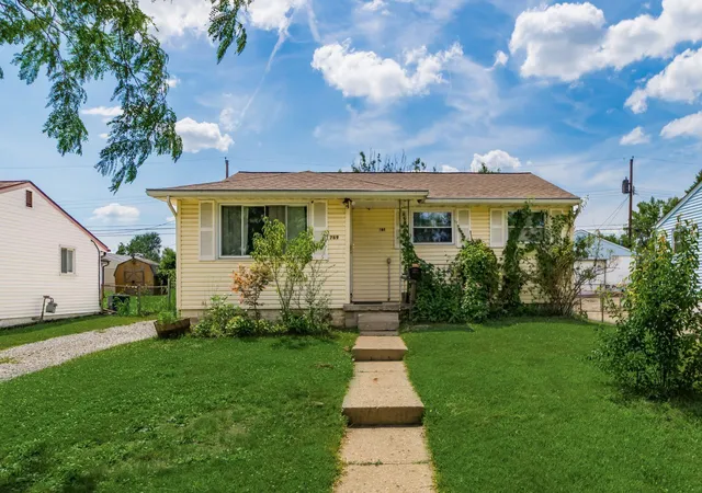 Photo 1 of Single family home for sale at 769 Maurine Dr, Columbus, OH 43228 | MLS# 226025780 | Listing updated on 2026-09-16