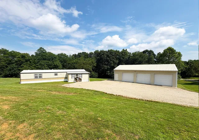 Homes for sale in Corning, OH | 6480 Township Road 293, Corning, OH 43730 | MLS# 226026137