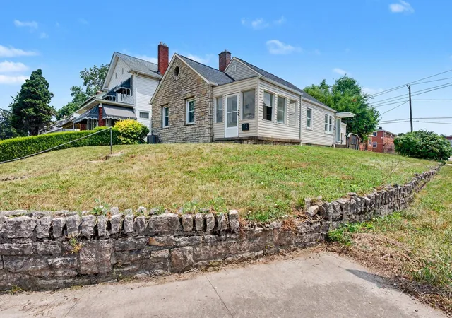 Photo 2 of Single family home for sale at 822 Bulen Ave, Columbus, OH 43205 | MLS# 226025805 | Listing updated on 2026-07-28