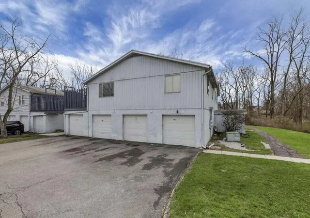 18th image of 703 Cherry Hollow Rd #B, Columbus, OH 43228 | MLS# 226025835