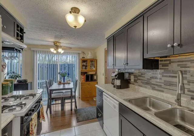 3rd image of 703 Cherry Holw Rd, Columbus, OH 43228