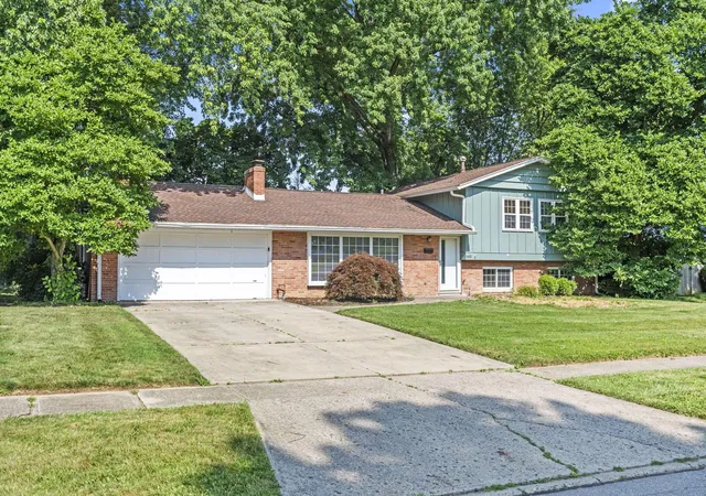 image of 665 Garden Pkwy, Circleville, OH 43113 | MLS# 226025788