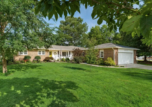1st image of 39 Oak Dr, Hebron, OH 43025 | MLS# 226025932