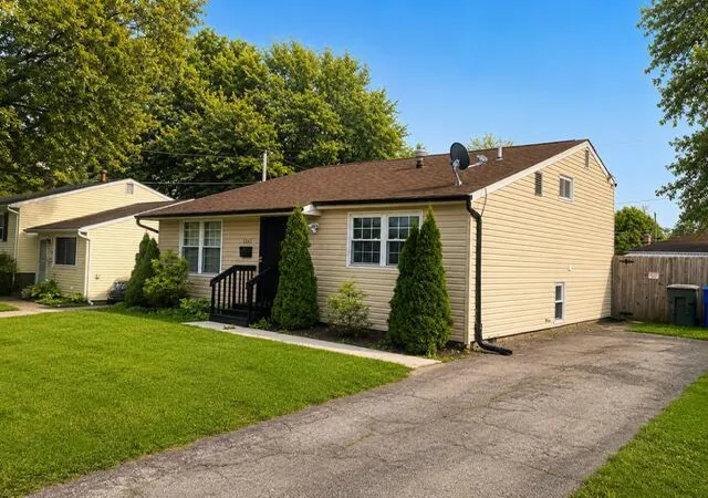 1st image of 1435 E Mithoff St, Columbus, OH 43206 | MLS# 226025810