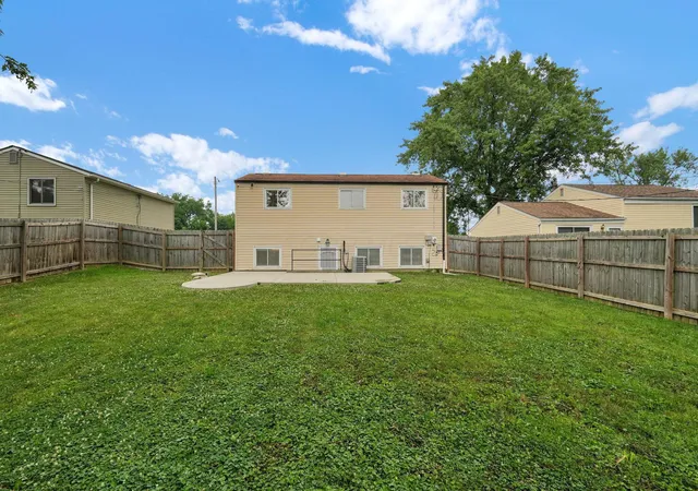 3rd image of 1435 E Mithoff St, Columbus, OH 43206 | MLS# 226025810