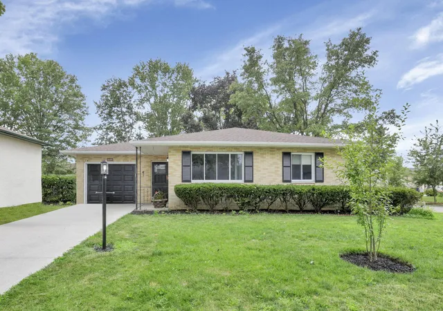 Photo 1 of Single family home for sale at 1695 Rocky Pine Loop N, Columbus, OH 43229 | MLS# 226025816 | Listing updated on 2026-07-28
