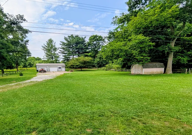 Photo 3 of Single family home for sale at 1714 Carl Dr, Lancaster, OH 43130 | MLS# 226025824 | Listing updated on 2026-09-06
