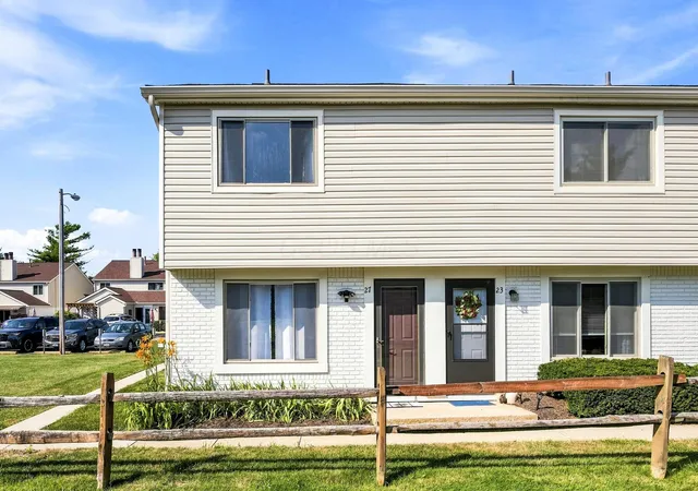 2nd image of 27 Hedgerow Ln, Delaware, OH 43015 | MLS# 226026572
