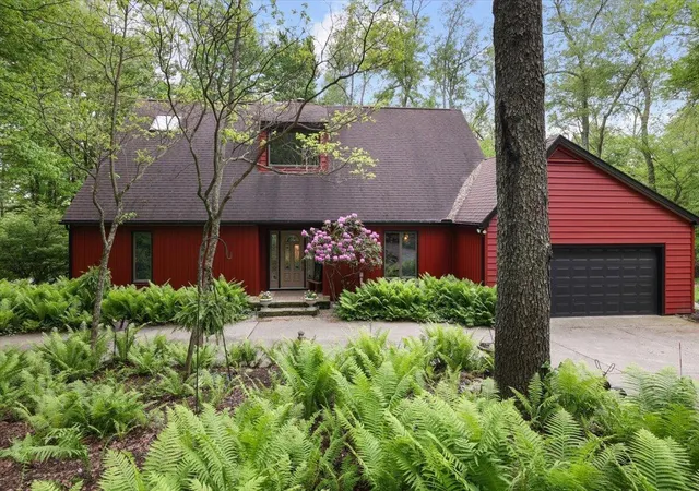 1st image of 261 Fern Hill Dr, Granville, OH 43023 | MLS# 226025848