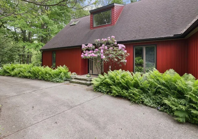 4th image of 261 Fern Hill Dr, Granville, OH 43023 | MLS# 226025848