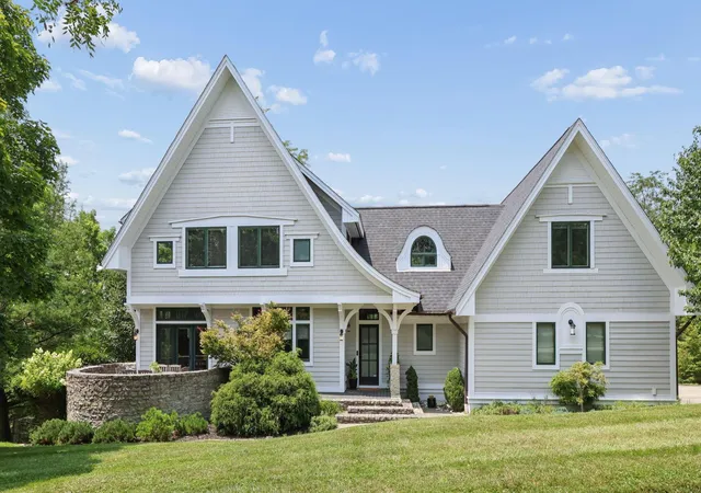 2nd image of 142 Merywen Cir, Granville, OH 43023 | MLS# 226025861
