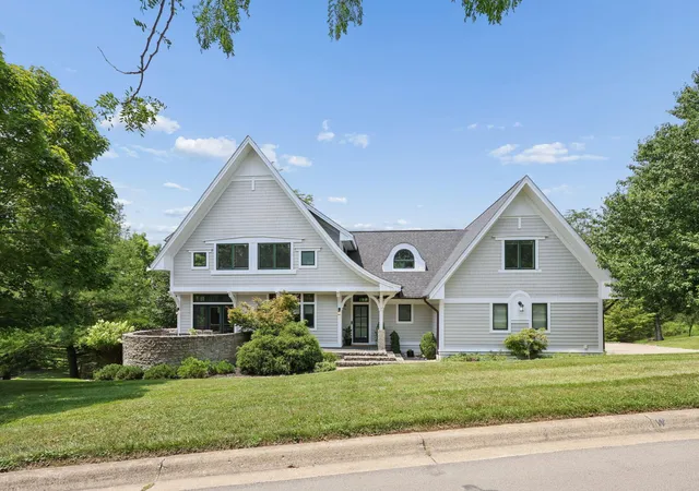 Photo 3 of Single family home for sale at 142 Merywen Cir, Granville, OH 43023 | MLS# 226025861 | Listing updated on 2026-09-08