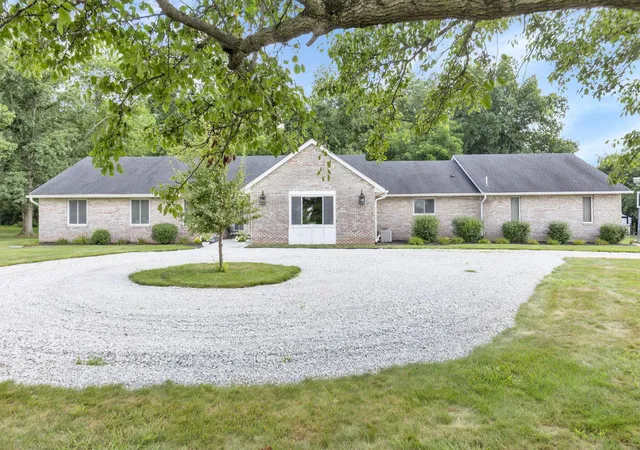 Homes for sale in Ashville, OH | 5531 Sr 752, Ashville, OH 43103 | MLS# 226026096