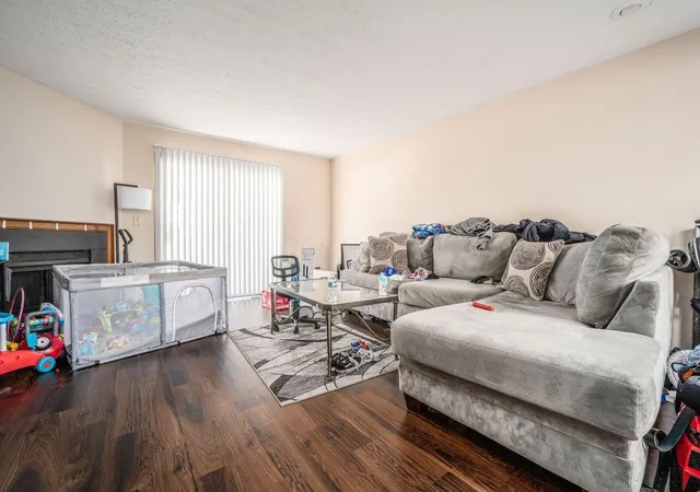 Photo 3 of Sale Pending at 5971 Shadow Lake Cir, Columbus, OH 43235 | MLS# 226025916 | Listing updated on 2026-10-02
