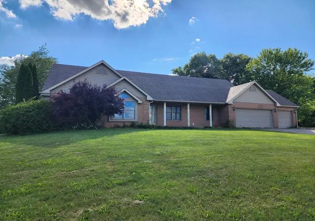Homes for sale in Zanesfield, OH | 1305 County Road 5 N, Zanesfield, OH 43360 | MLS# 226025945