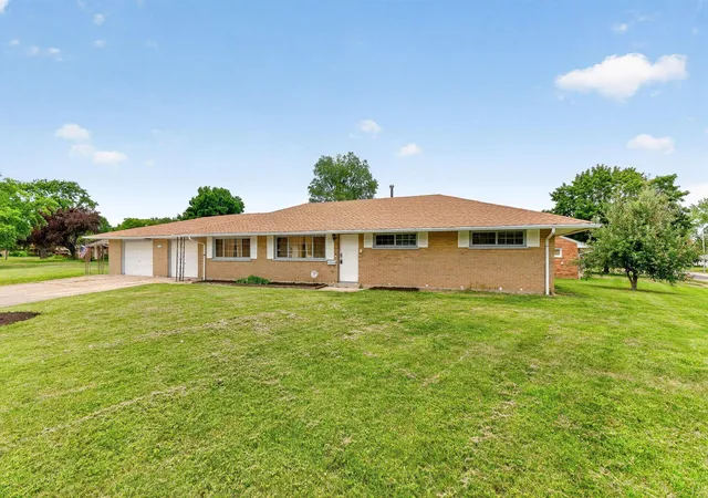 Photo 3 of Single family home for sale at 3318 Miriam Dr S, Columbus, OH 43204 | MLS# 226026108 | Listing updated on 2026-10-08