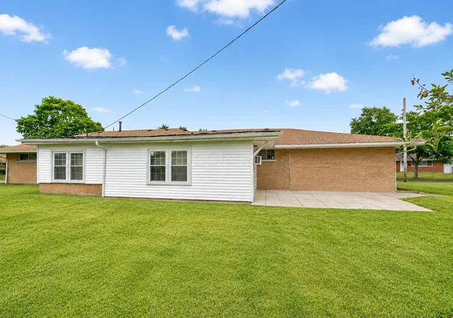 Photo 4 of Single family home for sale at 3318 Miriam Dr S, Columbus, OH 43204 | MLS# 226026108 | Listing updated on 2026-10-08