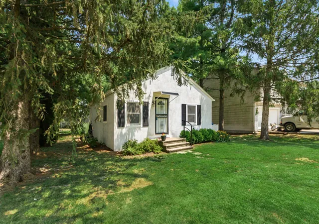 3rd image of 6028 Radekin Rd, Columbus, OH 43232 | MLS# 226025946