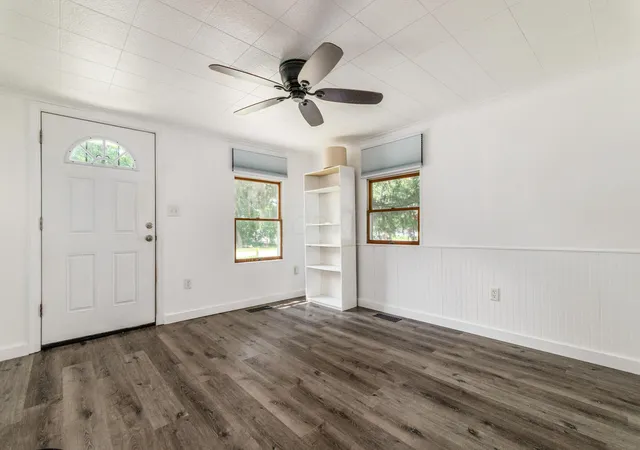 4th image of 6028 Radekin Rd, Columbus, OH 43232 | MLS# 226025946