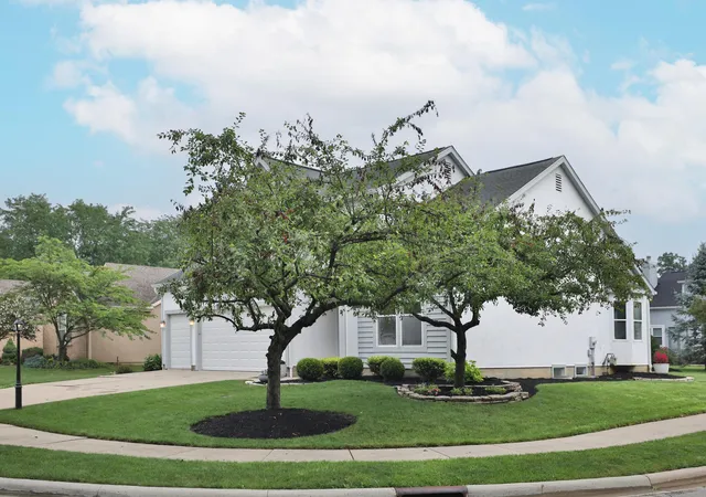 3rd image of 386 Shelby Ave W, Powell, OH 43065 | MLS# 226025990