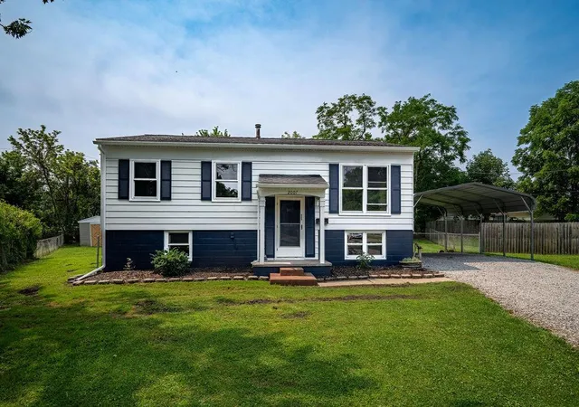 Single family home for sale at 2007 Willowood Ct, Ontario, OH 44906 | MLS# 226026368