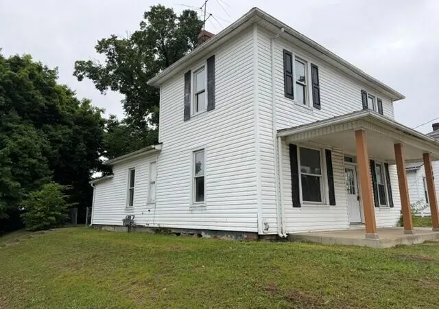 Photo 3 of Sale Pending at 128 W Corwin St, Circleville, OH 43113 | MLS# 226026020 | Listing updated on 2026-10-05