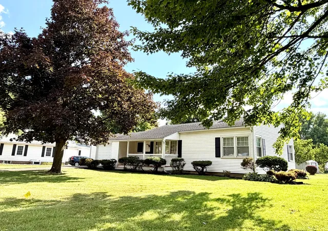 2nd image of 805 Newark Rd, Mount Vernon, OH 43050 | MLS# 226026016