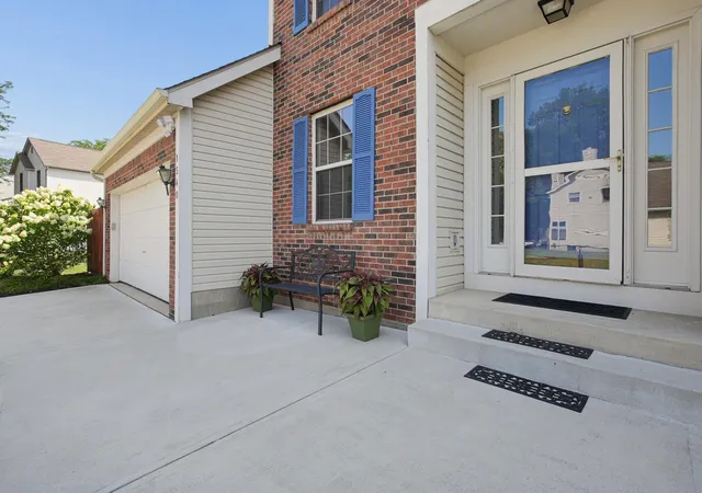 Photo 2 of Single family home for sale at 1540 Whitcombe Way, Columbus, OH 43228 | MLS# 226027461 | Listing updated on 2026-10-08