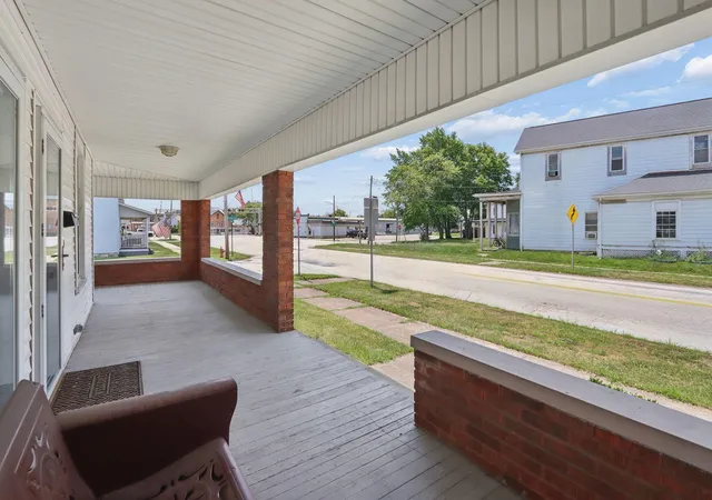 Homes for sale in Mount Sterling, OH | 128 N London St, Mount Sterling, OH 43143 | MLS# 226026237