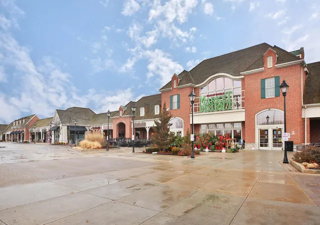 Listing Photo 2 - Condo for sale in building located at 6036 Inishmore Ln, Dublin, OH 43017