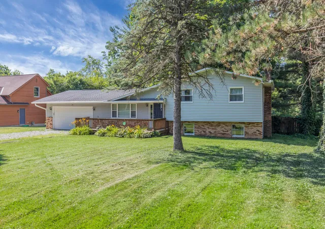 2nd image of 281 Middle Ground Sw, Pataskala, OH 43062 | MLS# 226026207