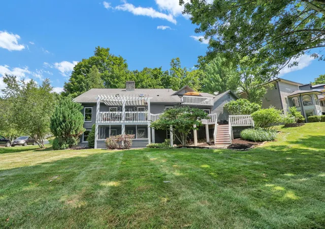 3rd image of 72 Pinehurst Dr, Granville, OH 43023 | MLS# 226026306