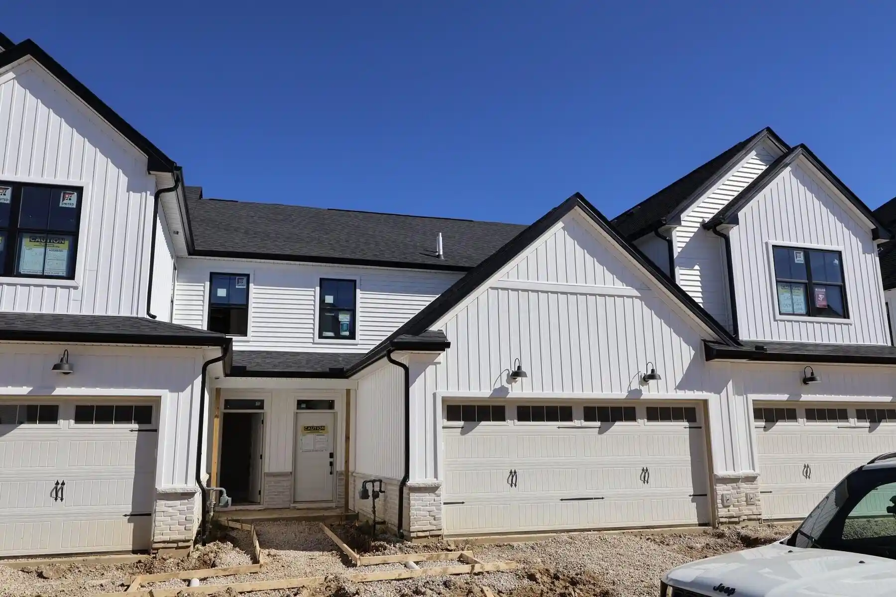 Listing Photo 1 - Condo for sale in 5709 Dutch Ln located at 5709 Dutch Ln, Powell, OH 43065 - Unit 5709 Dutch Ln