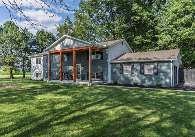 2nd image of 6110 Holiday Ln, Dublin, OH 43016 | MLS# 226027908