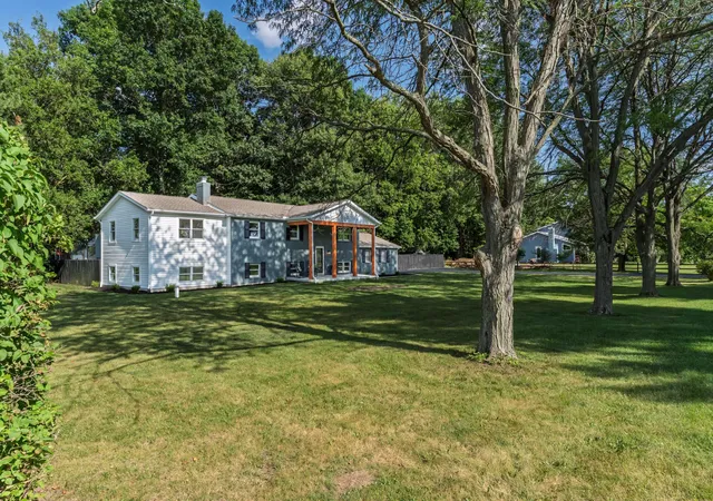 4th image of 6110 Holiday Ln, Dublin, OH 43016 | MLS# 226027908