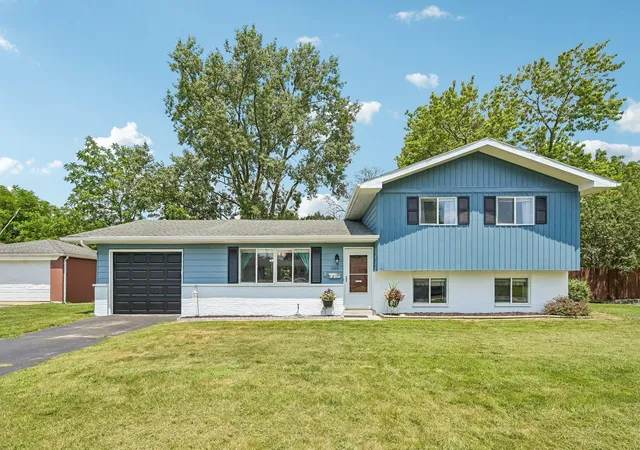 Photo 2 of Single family home for sale at 3006 Thomas Ave, Grove City, OH 43123 | MLS# 226026134 | Listing updated on 2026-07-29