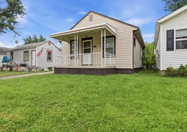 2nd image of 2487 Azelda St, Columbus, OH 43211 | MLS# 226026120