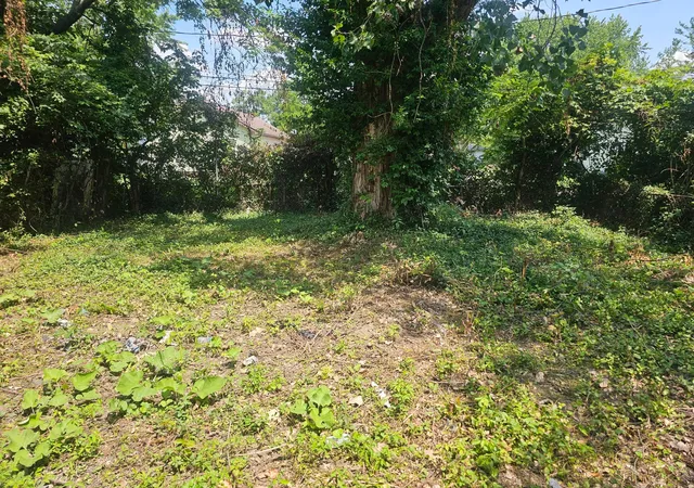 Photo 2 of Single family home for sale at 2038 E Hudson St, Columbus, OH 43211 | MLS# 226026202 | Listing updated on 2026-09-16