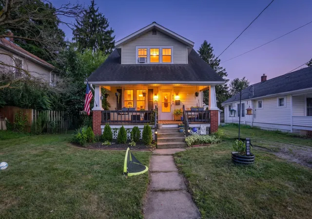 1st image of 810 Eppley Ave, Zanesville, OH 43701 | MLS# 226026187