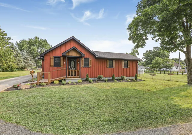 2nd image of 47 E Oak St, Canal Winchester, OH 43110 | MLS# 226026488