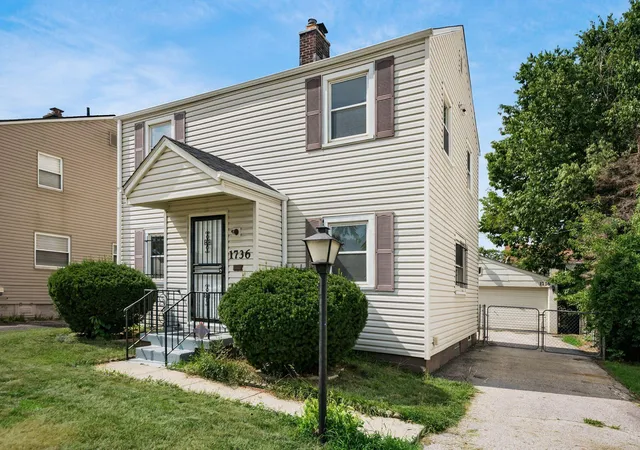 Homes for sale in Columbus, OH | 1736 E Frankfort St, Columbus, OH 43206 | MLS# 226026212