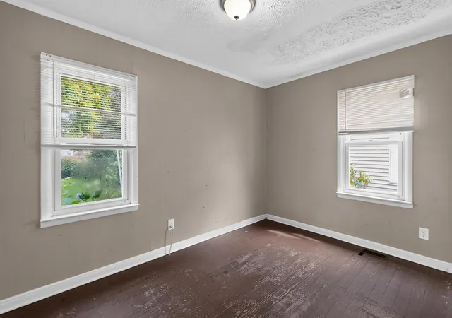 Photo 3 of Single family home for sale at 2798 Hiawatha St, Columbus, OH 43211 | MLS# 226027340 | Listing updated on 2026-09-24