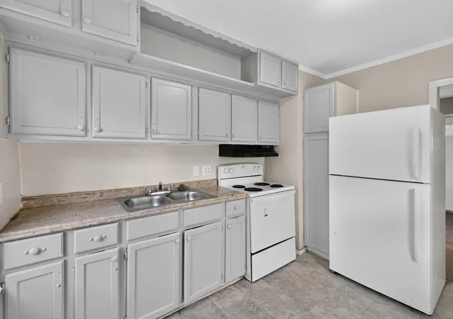 Photo 2 of Single family home for sale at 2798 Hiawatha St, Columbus, OH 43211 | MLS# 226027340 | Listing updated on 2026-09-24