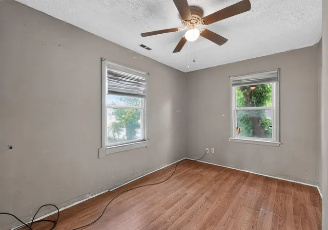 Photo 3 of Single family home for sale at 2405 Lindale Rd, Columbus, OH 43224 | MLS# 226027336 | Listing updated on 2026-09-16